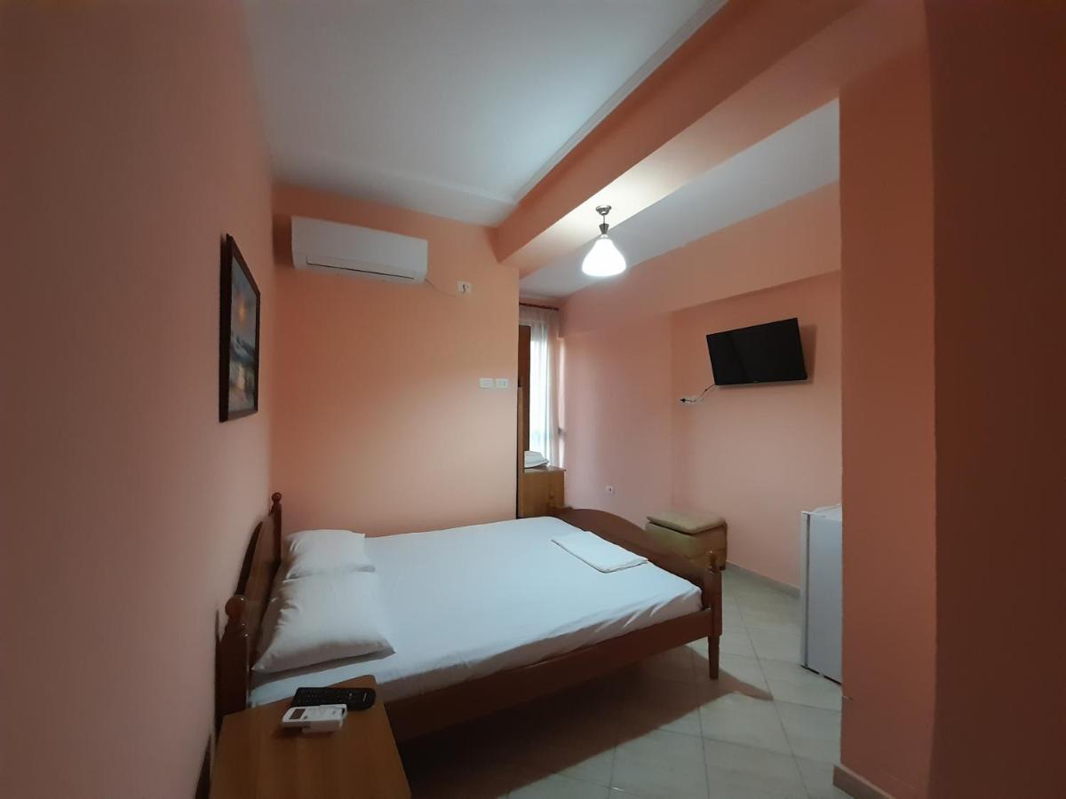 Hotel Rossi Влёра Экстерьер фото