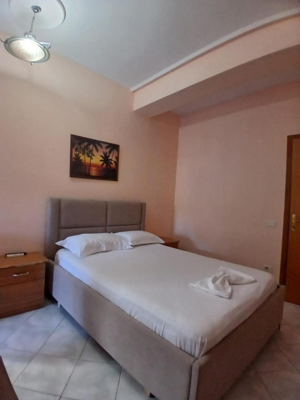 Hotel Rossi Влёра Экстерьер фото